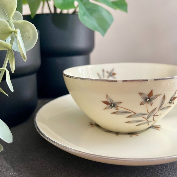 Set of 7 | Vintage (1950s) Fujiyama Yokohama Teacup & Saucer Set - Picture 3 of 7